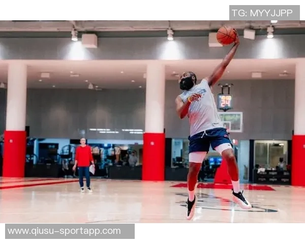 快船全员积极备战明日季前赛首战广州训练照曝光